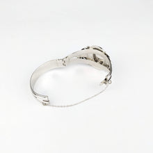 Load image into Gallery viewer, Carole Tanenbaum Mother of Pearl Bracelet

