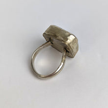 Load image into Gallery viewer, Silver &amp; Glass Taj Mahal Ring
